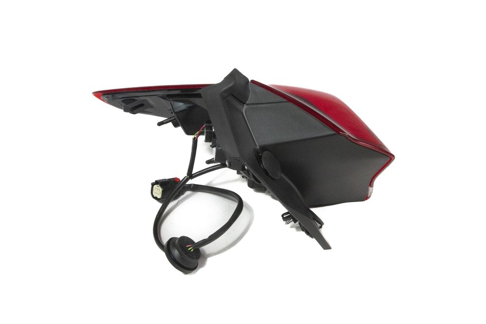Lanterna freio traseira - 26376773 - Tracker C