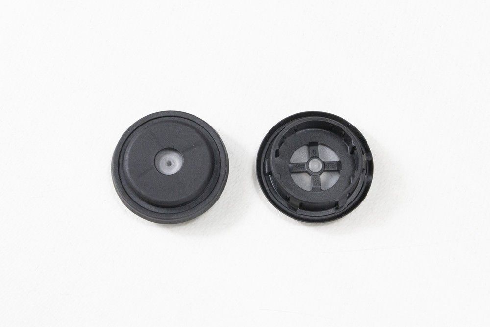 Bujão dreno painel assoalho - 39123504 - Bolt, Cruze B Hatch, Cruze B Sedan