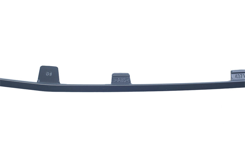 Moldura central grade inferior radiador - 94731304 - Vectra C Hatch, Vectra C Sedan, Vectra Hatch