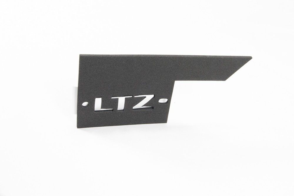 Emblema porta - 39009306 - Cruze B Hatch, Cruze B Sedan, Cruze Ger.2 Hatch