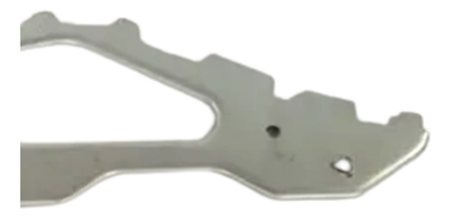 SUPORTE FIXAÇÃO PARALAMA DIREITO - 51969018 - JEEP RAM