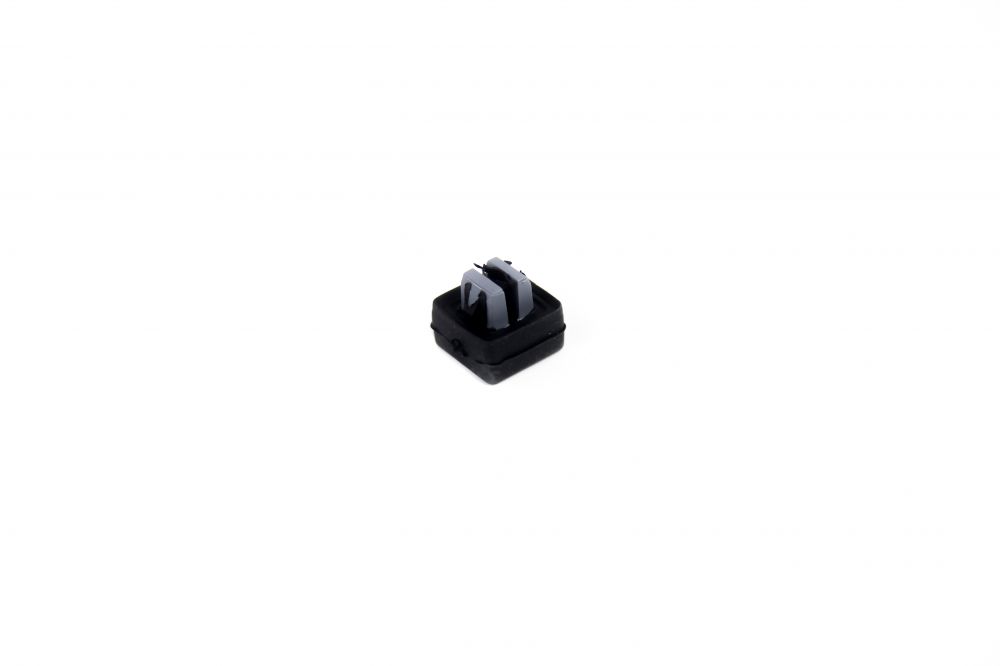 BUCHA TAMPA PORTA-MALAS - K68087789AD - 