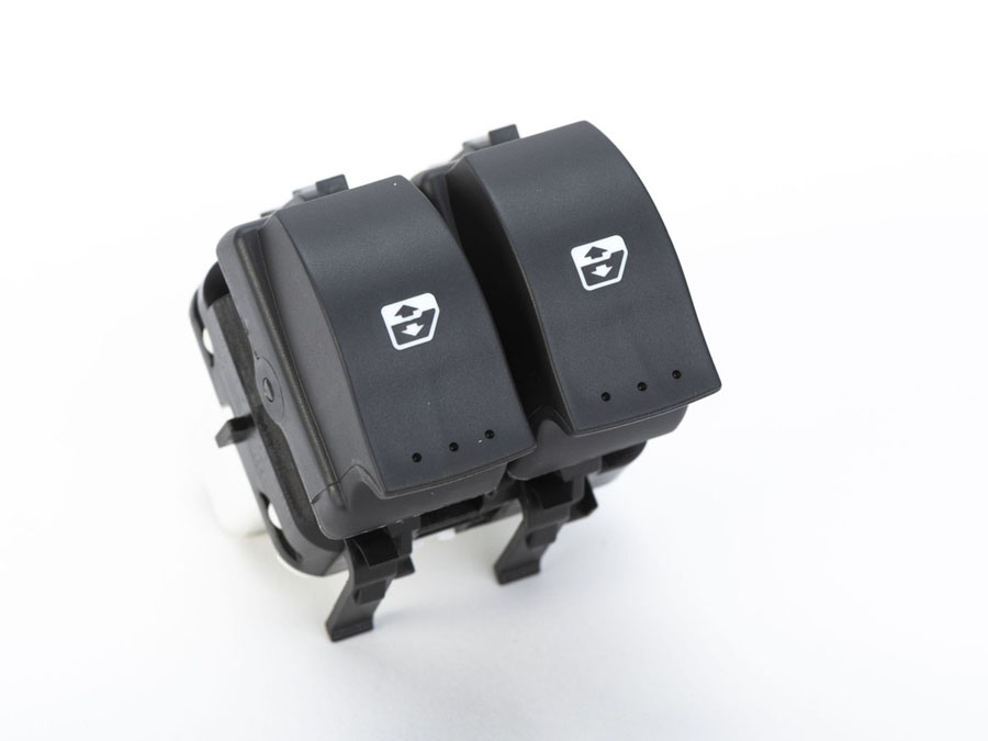 INTERRUPTOR ELETRICO TENSAO INFER - 8200108273 - Sandero, Duster, Diversos