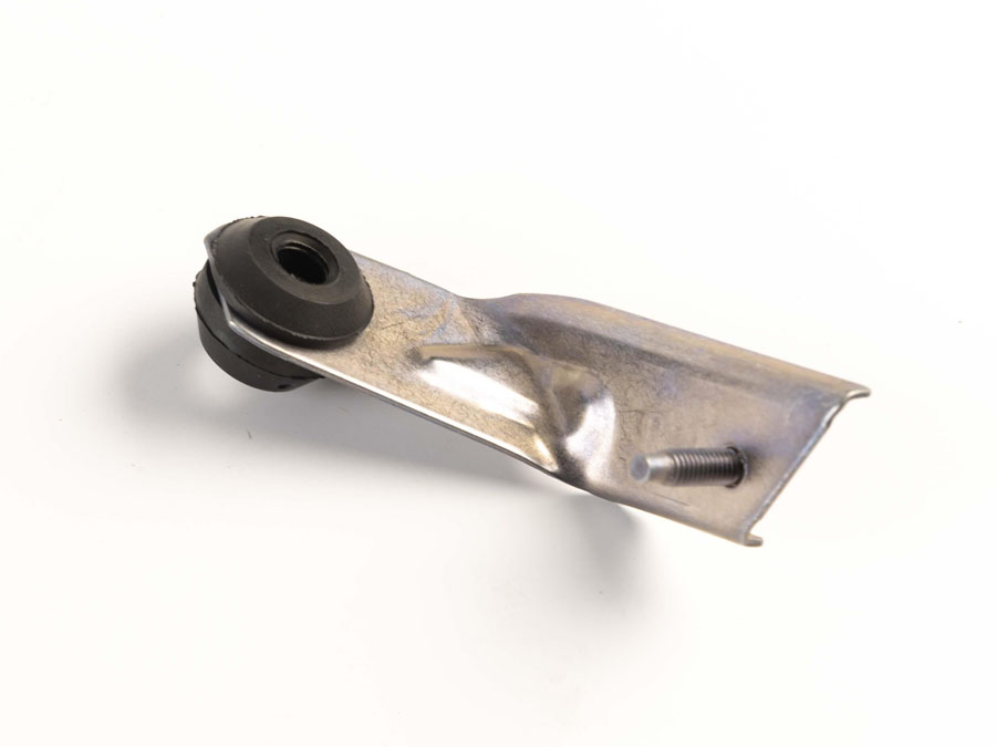 SUPORTE EM METAL FIXACAO RADIADO - 8200695121 - Sandero, Clio, Symbol