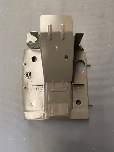 SUPPORT BAC BATTERIE SUR CAISS - 648606973R - 