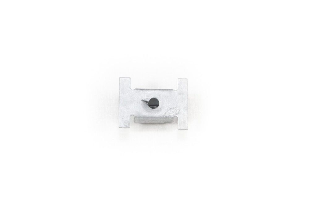 Porca defletor ar compartimento frontal - 24441317 - Corsa B Hatch, Corsa B Sedan, Corsa Ger.2 Hatch