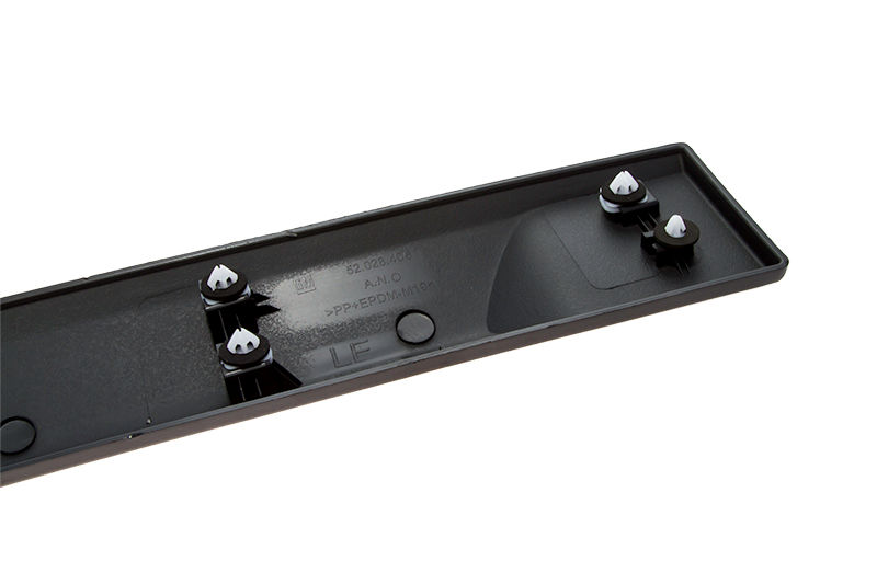 Moldura inferior porta traseira - 52028406 - TrailBlazer