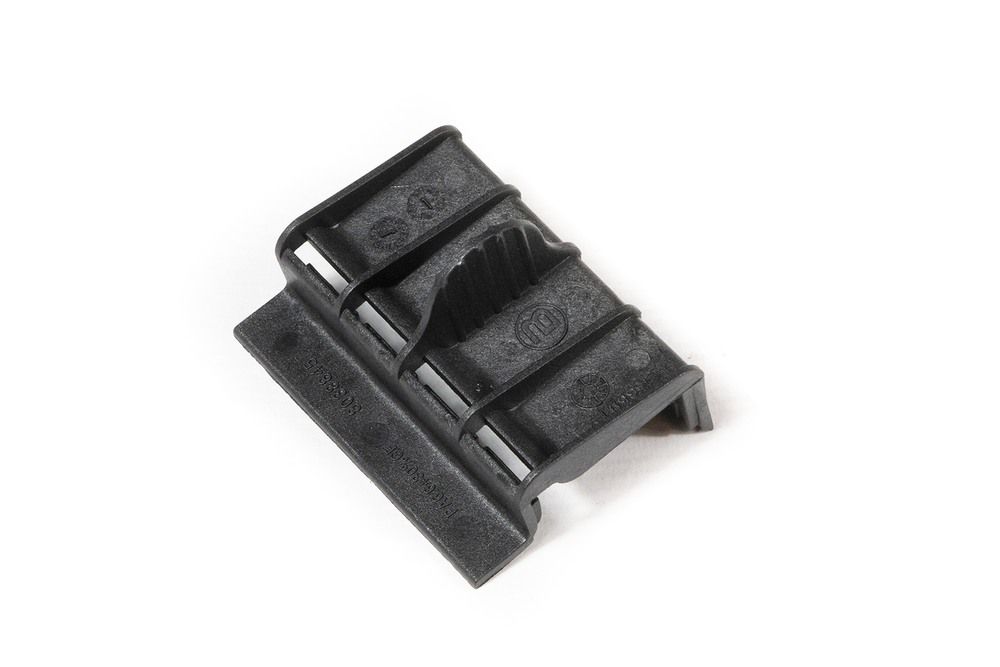 Retentor defletor radiador - 24407360 - Corsa B Hatch, Corsa B Sedan, Montana A