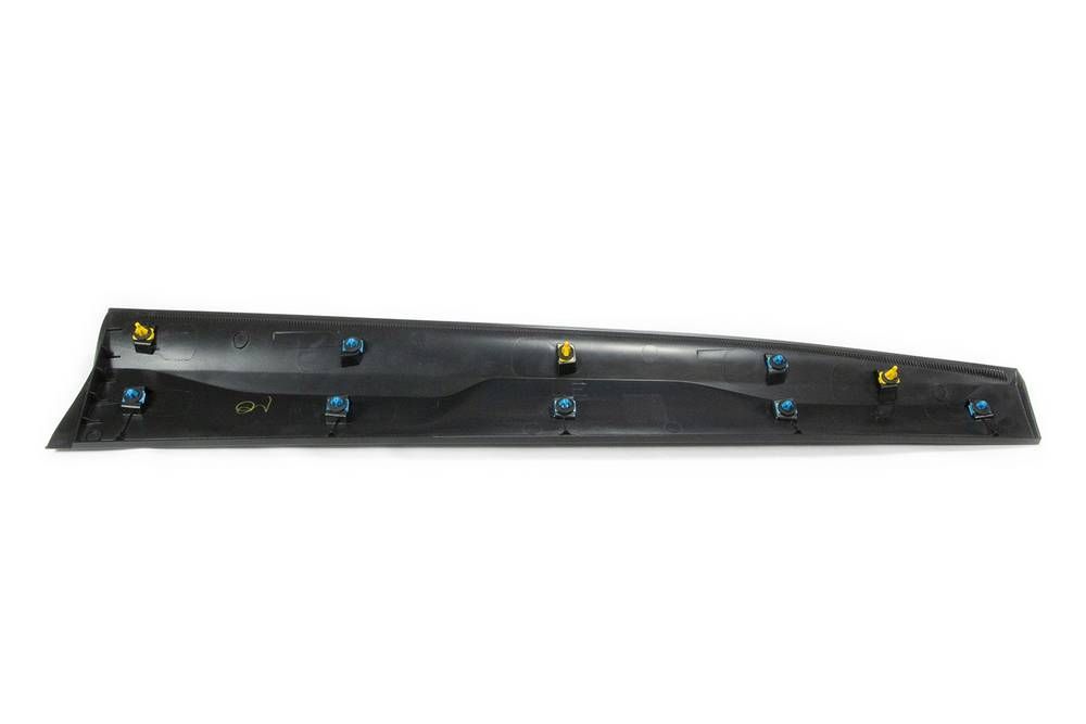 Moldura inferior porta dianteira - 26227789 - Tracker, Tracker C
